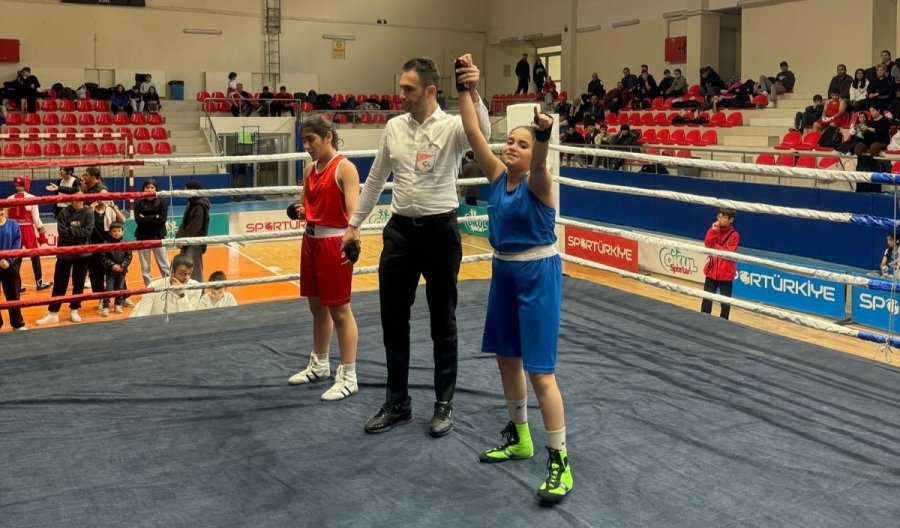 Akdeniz Belediye Spor’dan Kayseri’de Şampiyonluk Geçidi