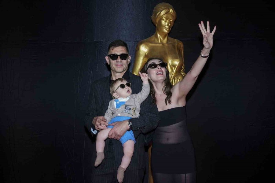 Altın Portakal’ın Kapanışında Sinemanın Yıldızları Kırmızı Halıda Buluştu