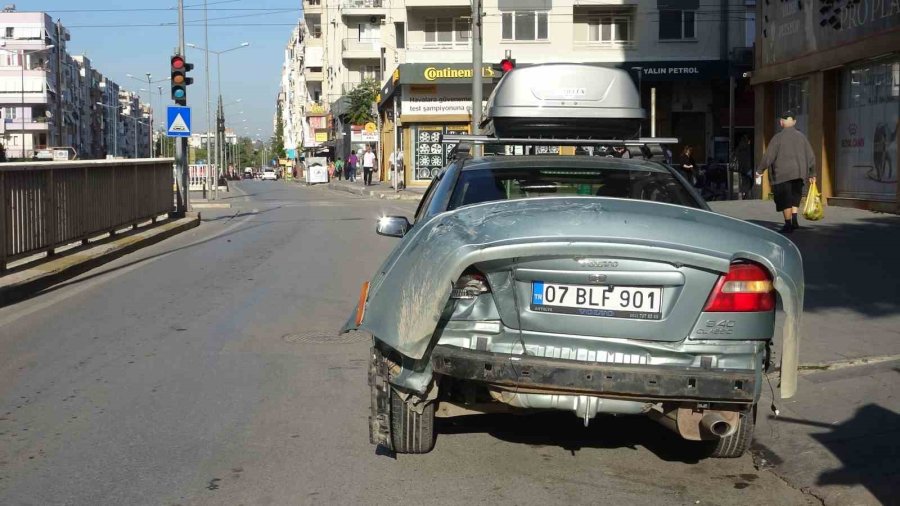 Muratpaşa Kaymakamı Trafik Kazasında Yaralandı