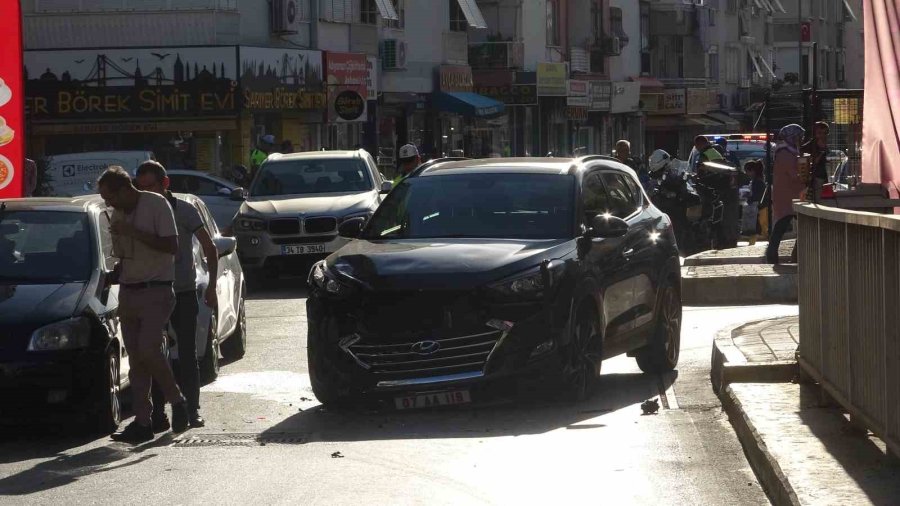 Muratpaşa Kaymakamı Trafik Kazasında Yaralandı