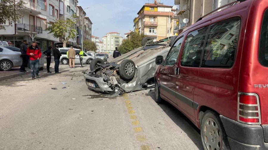 Ortalığın Savaş Alanına Döndüğü Kaza Kamerada: 1 Yaralı