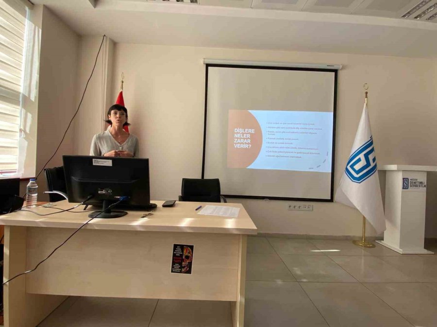 Toplumsal Farkındalık İçin Diş Sağlığı Eğitimi Verildi