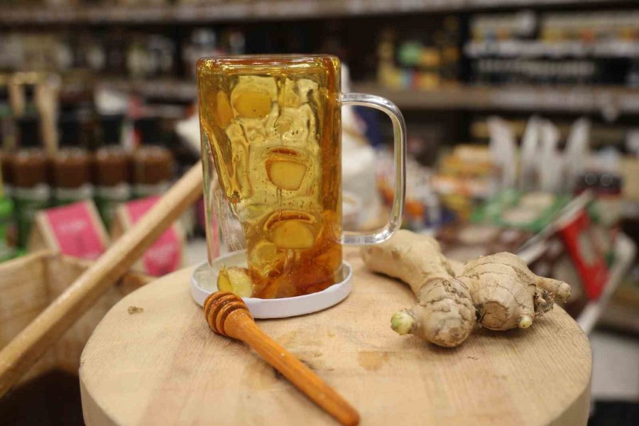 Boğaz Enfeksiyonuna Karşı Zencefil Ve Bal Karışımı