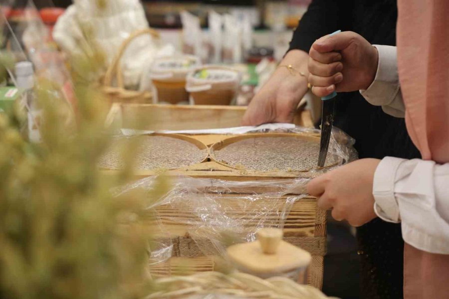 Boğaz Enfeksiyonuna Karşı Zencefil Ve Bal Karışımı