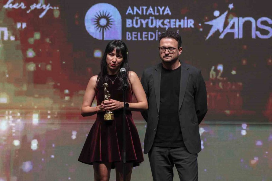 62. Altın Portakal’a ‘tavşan İmparatorluğu’ 7 Ödülle Damga Vurdu