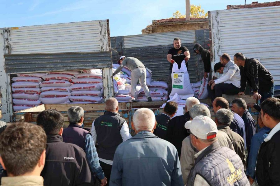 Konya Büyükşehir’den Çiftçiye Kuraklığa Dayanıklı Mercimek Tohumu Desteği
