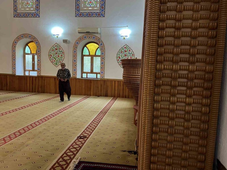 Mahallenin 60 Yıllık Ahşap Ustası