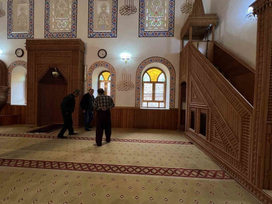 Mahallenin 60 Yıllık Ahşap Ustası