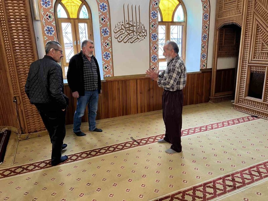 Mahallenin 60 Yıllık Ahşap Ustası