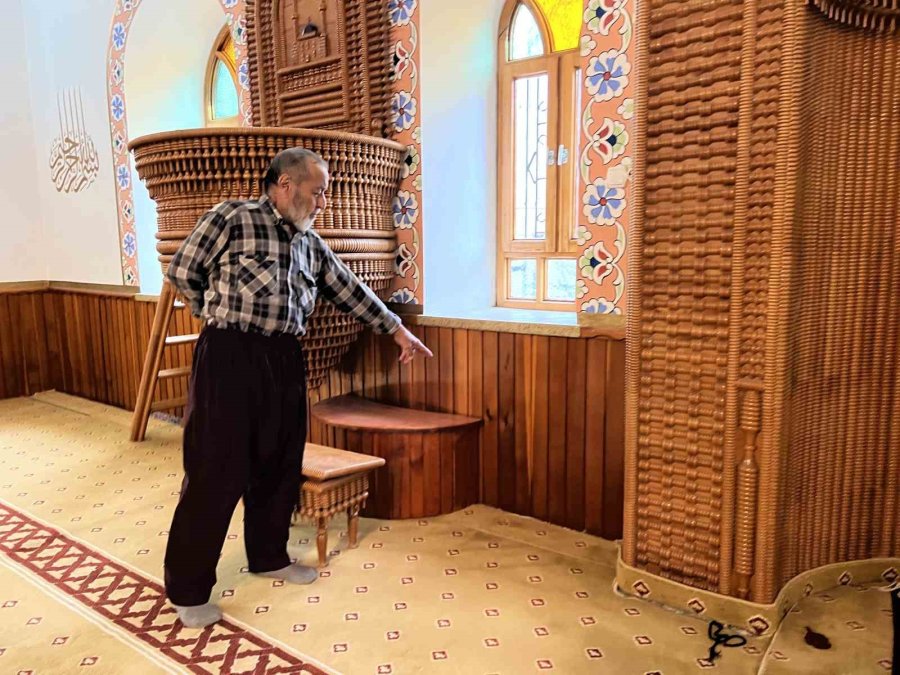 Mahallenin 60 Yıllık Ahşap Ustası