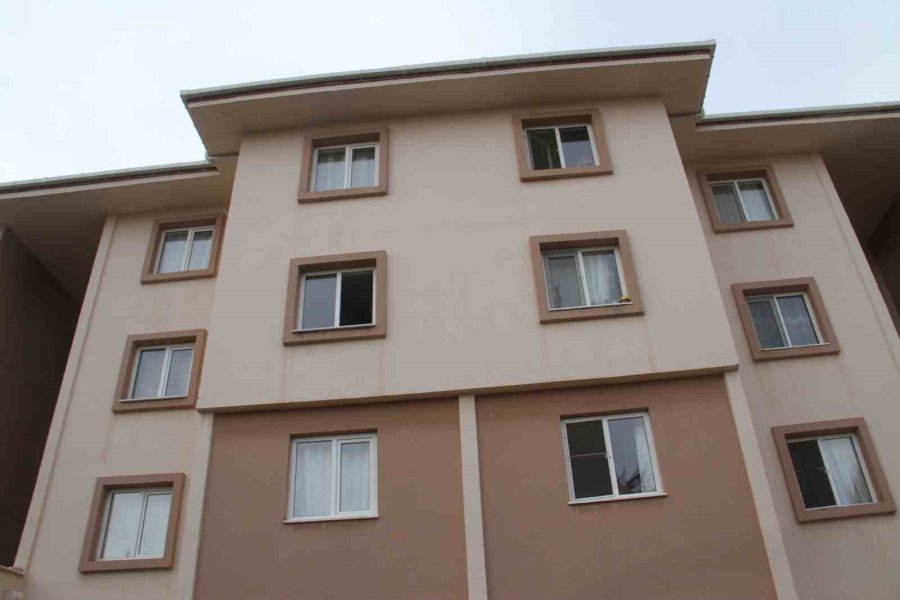 Beyşehir’de Binada Yangın Paniği