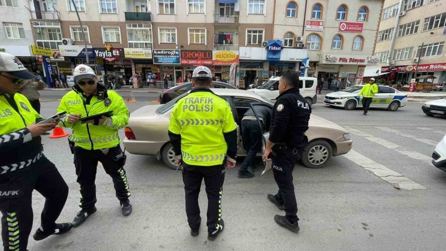 Mersin’den Çaldığı Otomobille Karaman’da Gezerken Yakalandı
