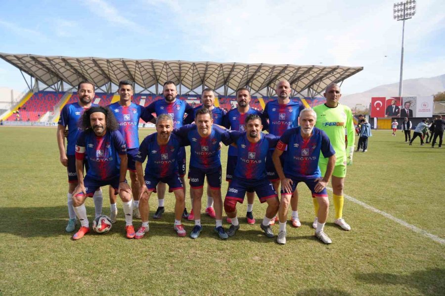 Futbolun Efsane İsimleri Niğde’de Buluştu