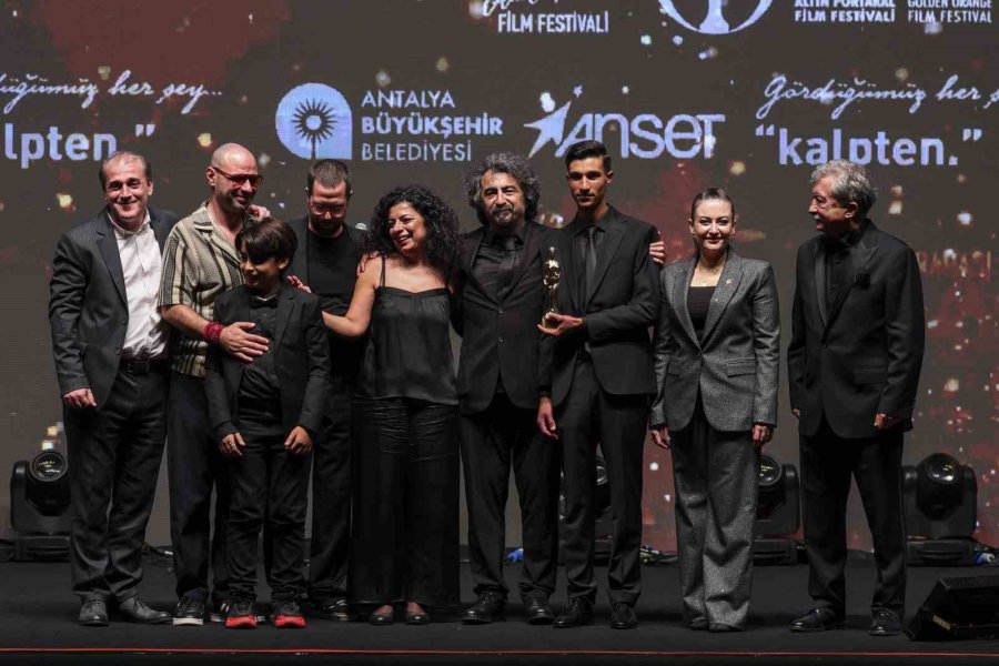 62. Altın Portakal’a ‘tavşan İmparatorluğu’ 7 Ödülle Damga Vurdu