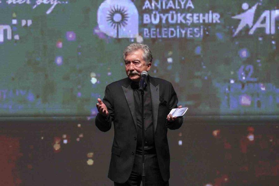 62. Altın Portakal’a ‘tavşan İmparatorluğu’ 7 Ödülle Damga Vurdu