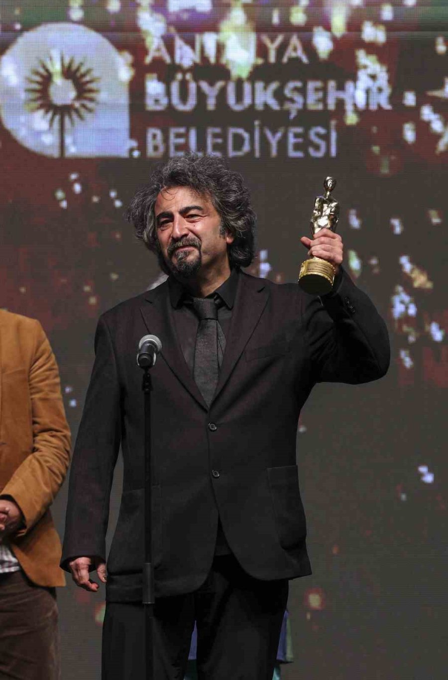 62. Altın Portakal’a ‘tavşan İmparatorluğu’ 7 Ödülle Damga Vurdu