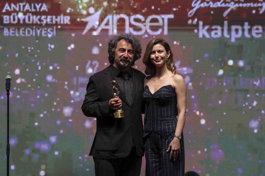 62. Altın Portakal’a ‘tavşan İmparatorluğu’ 7 Ödülle Damga Vurdu