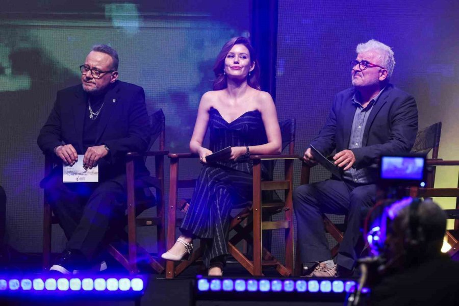 62. Altın Portakal’a ‘tavşan İmparatorluğu’ 7 Ödülle Damga Vurdu