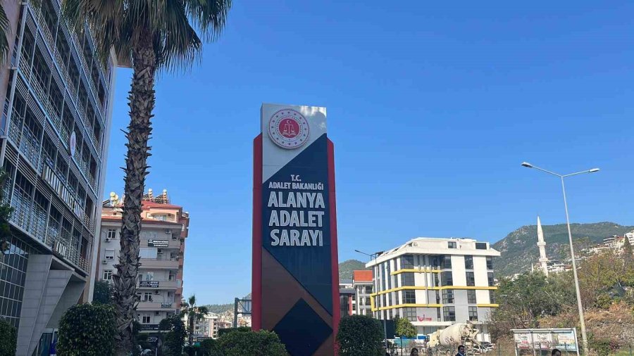 Alanya’da Sokakta Kadına Saldırıda Bulunan Şahıs Adliyeye Sevk Edildi