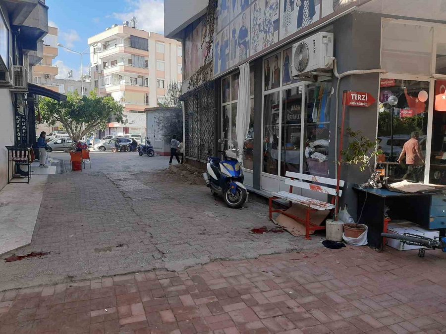 Gençlerin Kavgası Kanlı Bitti: Bıçaklayıp, Hiçbir Şey Olmamış Gibi Uzaklaştı