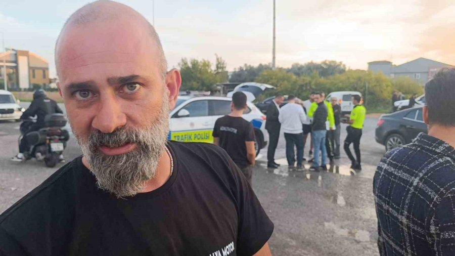 Kamyonetle Çarpışıp Motosikletiyle 25 Metre Sürüklendi, Kask Sayesinde Hayata Tutundu