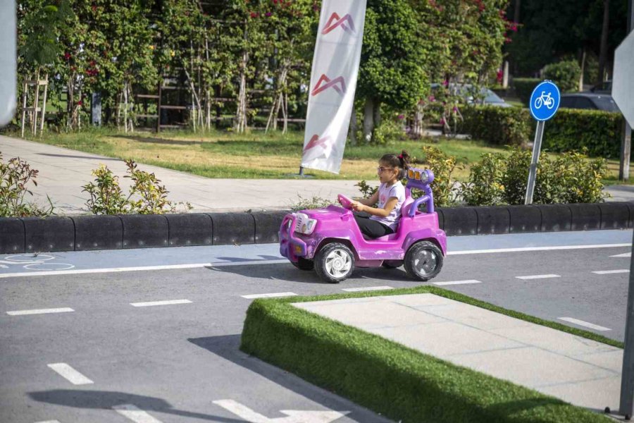 Mersin’deki Trafik Park, Ara Tatilde Çocuklarla Dolup Taştı