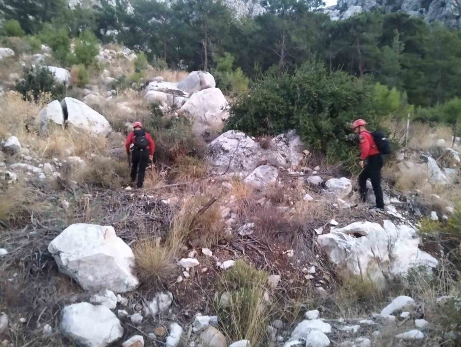 Yürüyüşe Çıktıkları Dağda Mahsur Kaldılar, Yardımlarına Jak Ve Afad Ekibi Yetişti