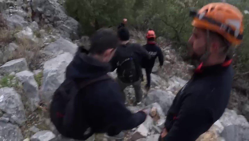 Yürüyüşe Çıktıkları Dağda Mahsur Kaldılar, Yardımlarına Jak Ve Afad Ekibi Yetişti