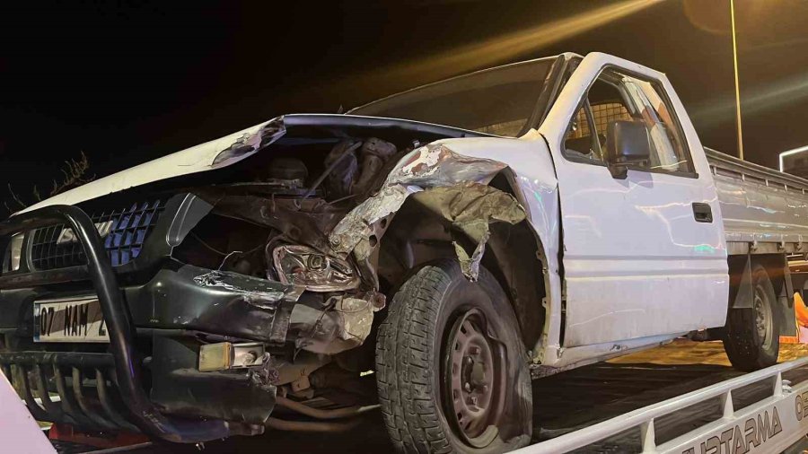 Alanya’da İki Aracın Çarpıştığı Kazada 2 Kişi Yaralandı