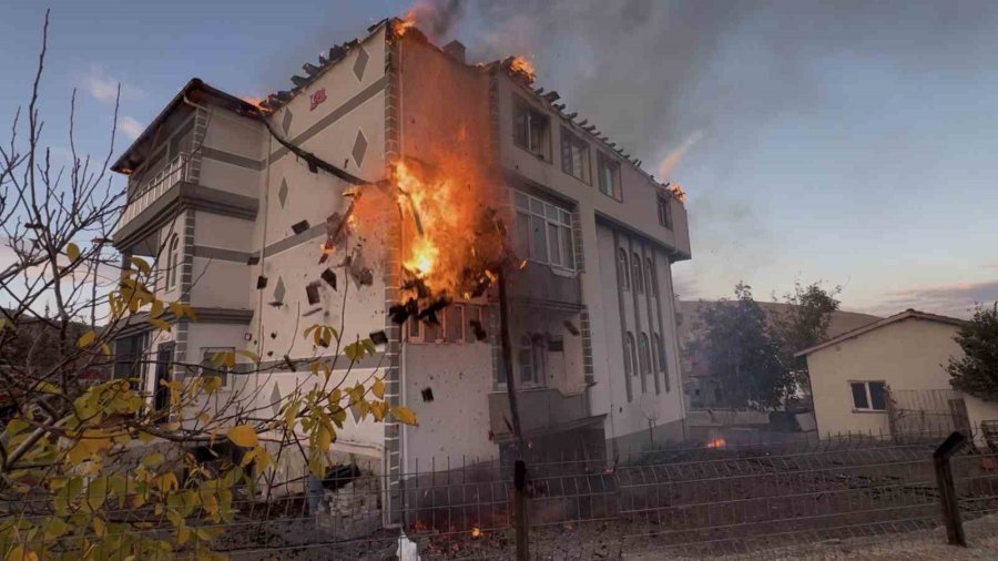 Müstakil Evde Çıkan Yangın Paniğe Neden Oldu