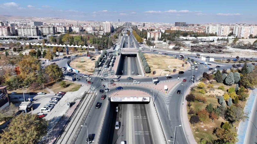 Konya’da Yeni Tramvay Hattı Kapsamında Otogar Kavşağı’nda Düzenleme Çalışması Başladı