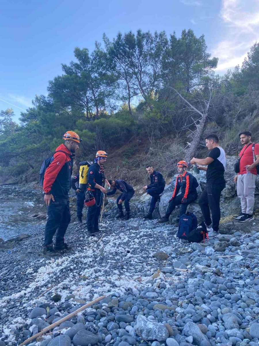 Dağlık Alanda Mahsur Kaldı, Afad Ve Jandarma Kurtardı
