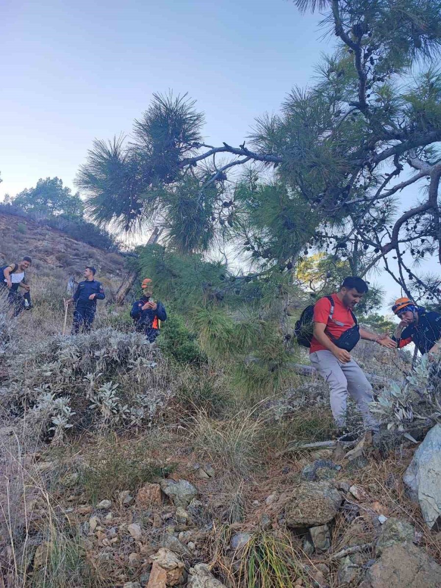Dağlık Alanda Mahsur Kaldı, Afad Ve Jandarma Kurtardı