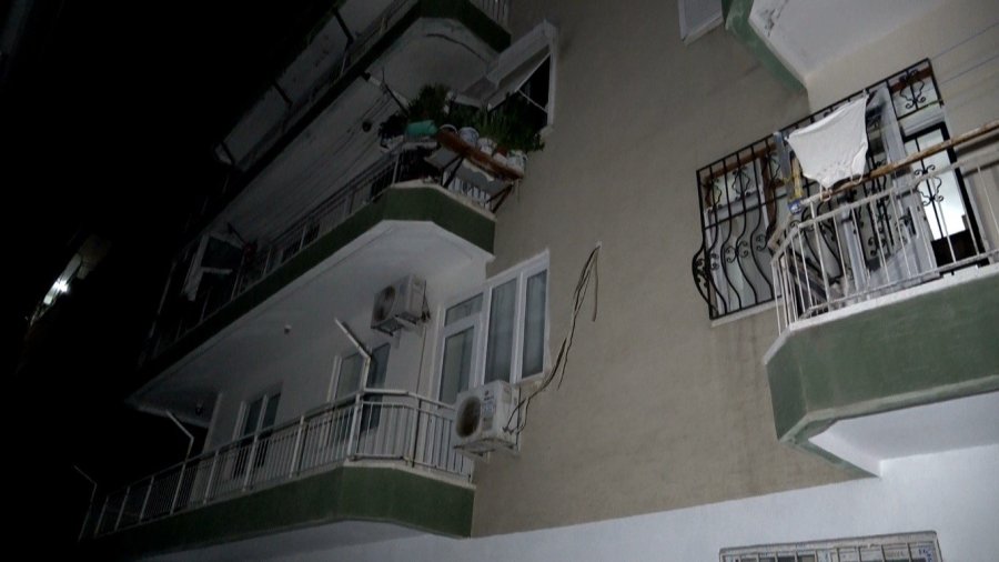 Antalya’daki Yangında 2 Kedi Telef Oldu, Sahipleri Gözyaşlarına Boğuldu