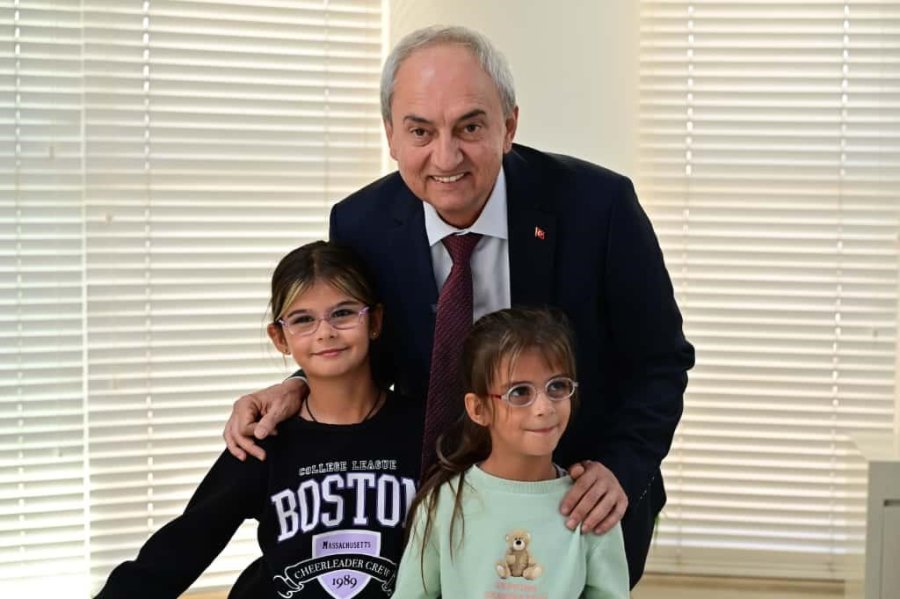 Kepez Belediyesi Okullarda Göz Sağlığı Taraması Yaptı; 100 Çocuğa Ücretsiz Gözlük