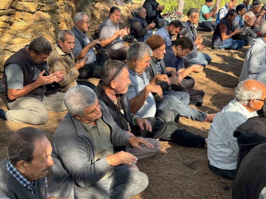 Bozyazı’da Asırlık ’yağmur Duası’ Geleneği Bu Yıl Da Devam Etti