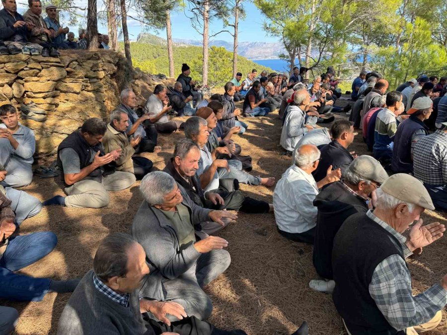 Bozyazı’da Asırlık ’yağmur Duası’ Geleneği Bu Yıl Da Devam Etti