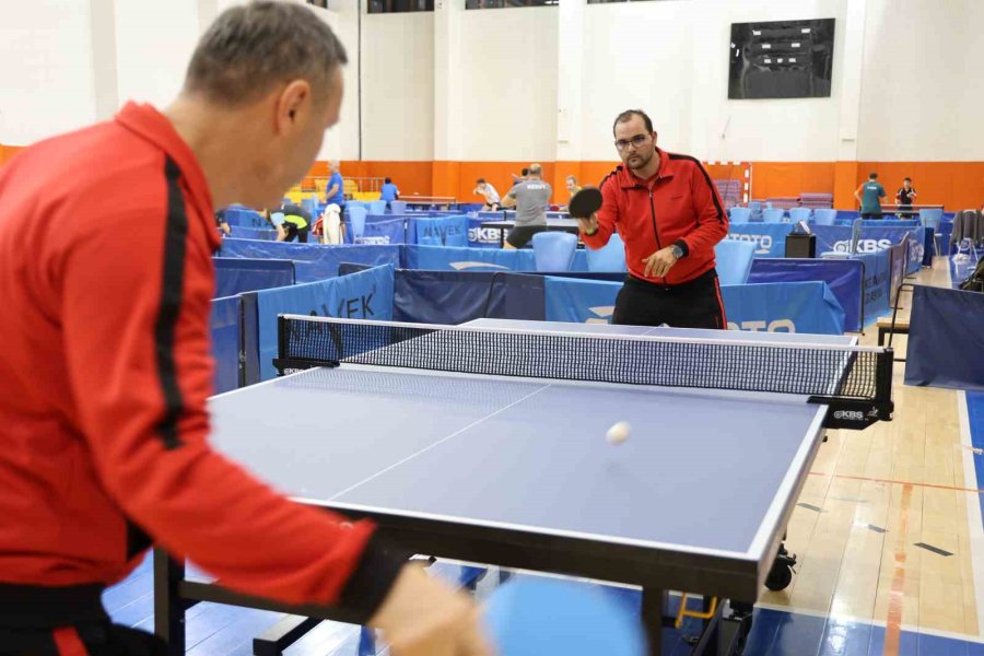 Masa Tenisi Bölge Şampiyonu Aksaray Ekibi, Türkiye Finallerine Hazırlanıyor