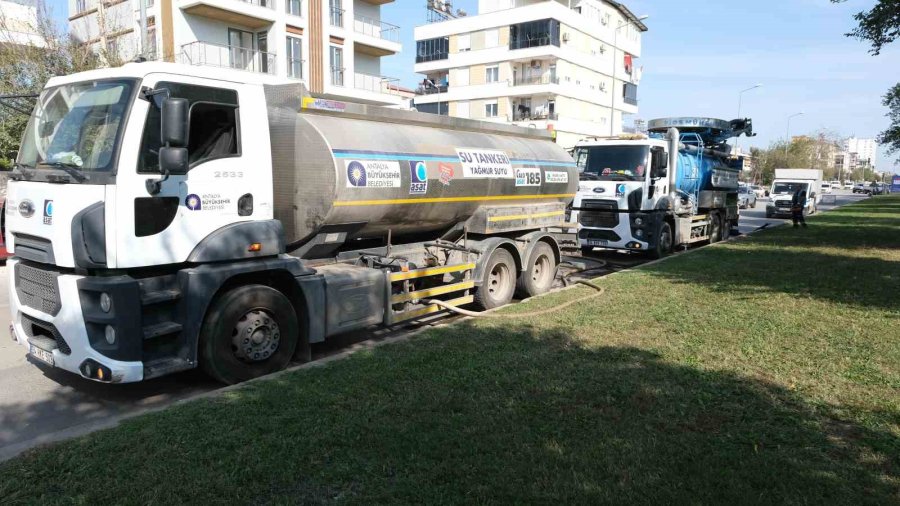 Asat, Kepez’de Yağmur Suyu Hatlarını Temizliyor