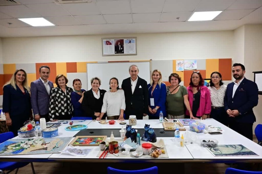 Görsel Sanatlar Ve Sanatsal Mozaik Atölyesi Sanatseverleri Buluşturdu