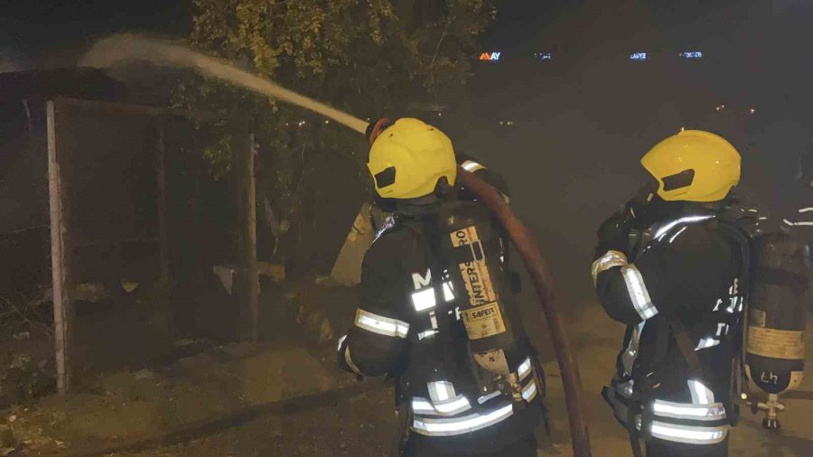 Hobi Bahçesindeki Baraka Alev Alev Yandı