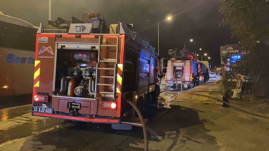 Hobi Bahçesindeki Baraka Alev Alev Yandı