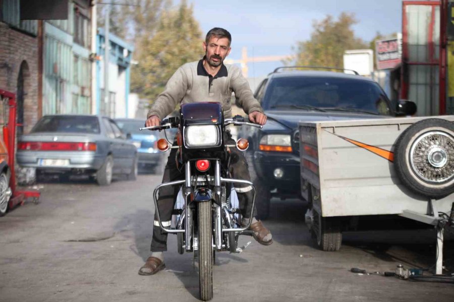 Hurdaya Dönen Jawa Motosikletler Atölyede Yeniden Gün Yüzüne Çıkıyor