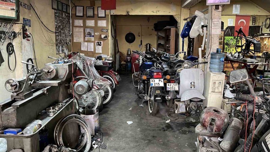 Hurdaya Dönen Jawa Motosikletler Atölyede Yeniden Gün Yüzüne Çıkıyor