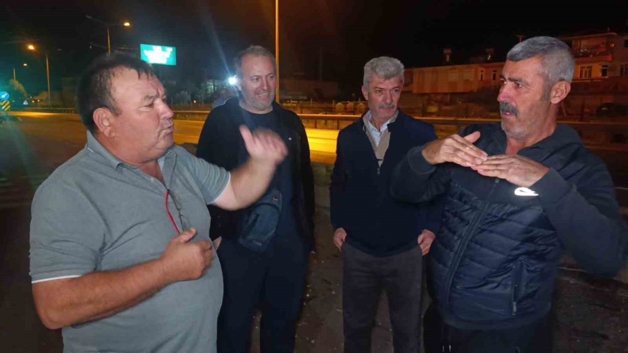 Havalanan Otomobil Hafif Ticari Araca Çarptı