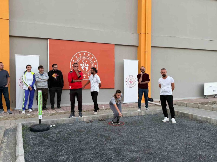 Gazipaşa’da 24 Kasım Öğretmenler Günü’ne Özel Bocce Turnuvası