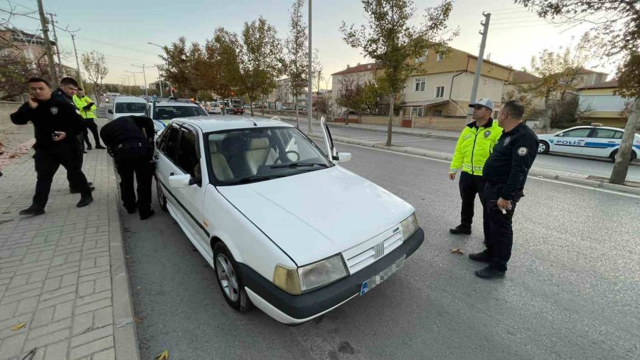 Polis Uygulamasından Kaçan Sürücünün Ehliyetine 2 Yıl El Konulurken, Para Cezası Yazıldı