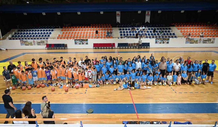 Kemer Belediyesi Çocukları Ve Gençleri Sporla Buluşturmaya Devam Ediyor