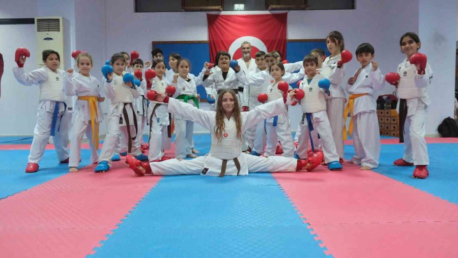 Kemer Belediyesi Çocukları Ve Gençleri Sporla Buluşturmaya Devam Ediyor