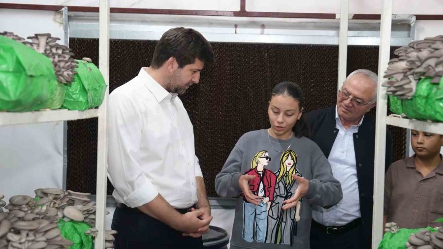 Tarsus’ta İstiridye Mantarı Kursunda İlk Hasat Sevinci